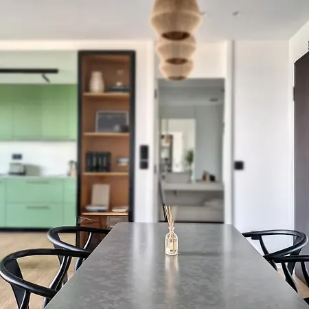 Apartment Roots Loft - Pool & Sea View By Lovelystay *