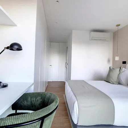 Roots Loft By Lovelystay Funchal (Madeira)